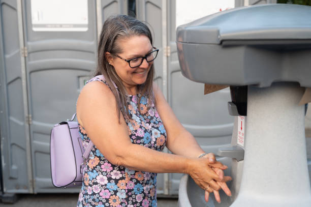 Best Portable bathroom rental  in Moore, OK